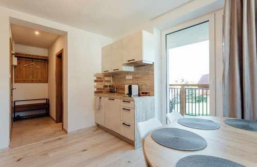 Demanova Apartamento | Miracle Seasons