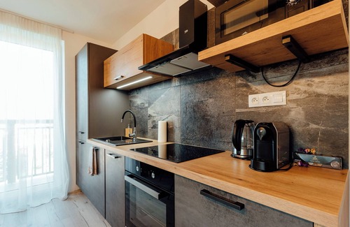 Demanova Apartamento | Miracle Seasons