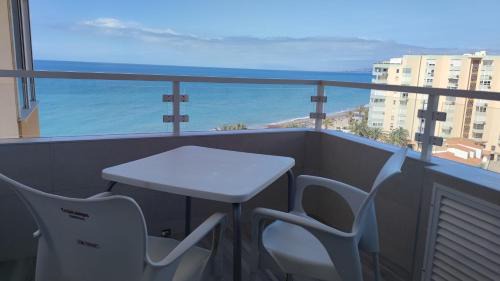 Torrox Costa Apartamento | MIRADOR PLAYA Torrox-1ª línea playa con piscina - Deluxe