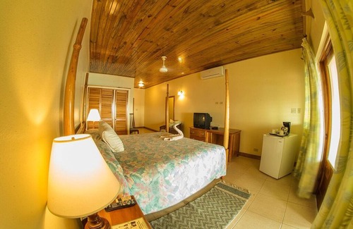 West End Cama Y Desayuno | Mirage Resort - Clothing Optional - Adults Only