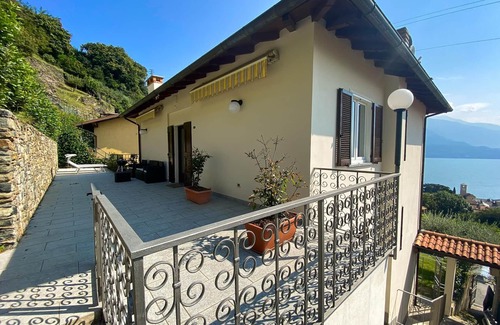 Consiglio di Rumo Apartamento | Miralago Attico Top Floor Holiday Apartment with Pool