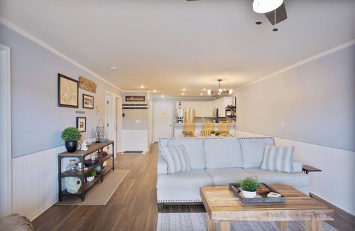 Camdenton Condominio | Miramar 245-2B - Updated Waterfront Condo!