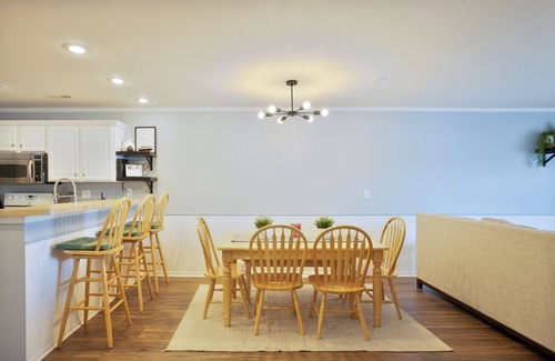 Camdenton Condominio | Miramar 245-2B - Updated Waterfront Condo!