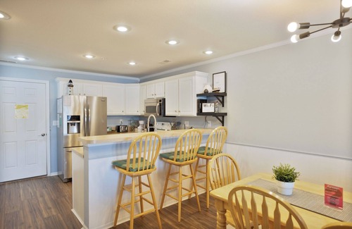 Camdenton Condominio | Miramar 245-2B - Updated Waterfront Condo!