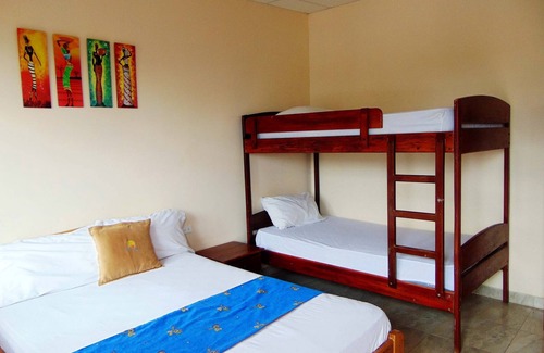 Pedernales Cabina | MIRAMAR LODGE