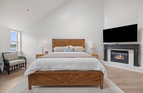 Half Moon Bay Casa | Miramar Penthouse Coastal Elegance in the Heart of Half Moon Bay