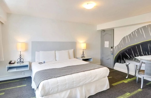 Miramar Hotel | Miramar Retreat | 1 King Bed | Near Old San Juan & Beaches