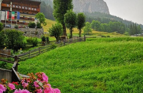 Corvara in Badia Apartamento | Miramonti Corvara Camera Familiare con bagno