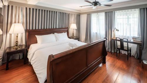 Bagong Lipunan Ng Crame Apartamento | MiraNamin Nest LANTANA SUITE in Unique Historic Home with Garden Access, Rooftop, Bathtub, Private Kitchen