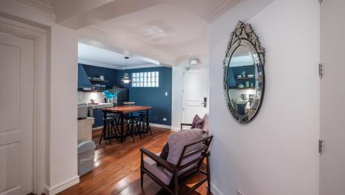 Bagong Lipunan Ng Crame Apartamento | MiraNamin Nest LIRYO and LANTANA Residence in Unique Historic Home - Garden, Rooftop, Private Kitchen