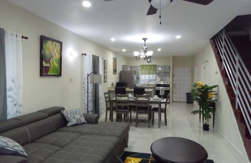 IronShore Estates Casa | MIRANDO PLACE 4X 2 BD 2 BA TWNHSE + 4X 1 BD 1 BA APRTMNT.GYM+POOL+HOTTUB..50 PPL