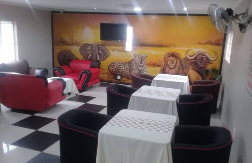 Greater Johannesburg Metropolitan Area Cama Y Desayuno | Miraton Eastgate Suites
