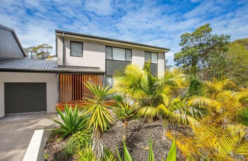 Culburra Beach Casa | Mirigaan I Pet Friendly I 8 Min Walk to Beach
