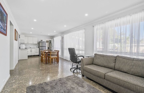 West Haven Casa | Mirror Bay - 6 bedroom holiday home with water view