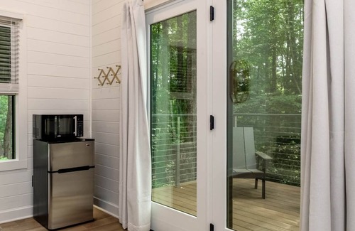 Balsam Grove Casa | Looking Glass 454 - Luxe Mirror Cabin