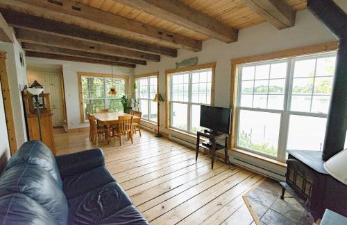 Dudswell Chalet De Esquí | Mirror Lakefront and SPA - A Fleur D'eau