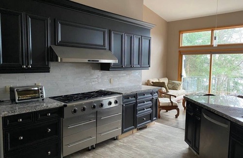 Port Carling Casa | Mirror Mirror! Fabulous newly renovated 8 bedroom Muskoka cottage