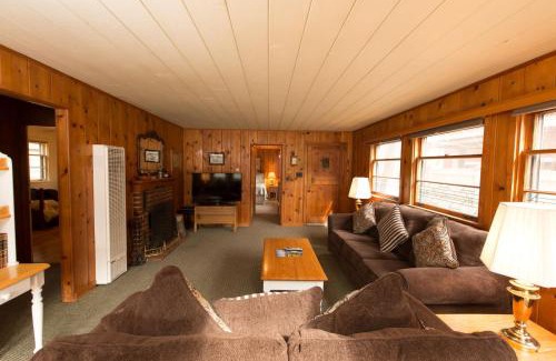Bend Casa | Mirror Pond bungalow
