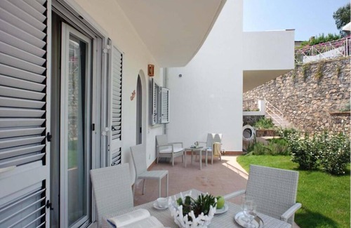 Villammare Apartamento | Mirto Apartment located inside the Residence le Ruve Bianche with swimming pool and private beach