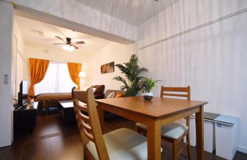 Onna Apartamento | Mishuku Onna302