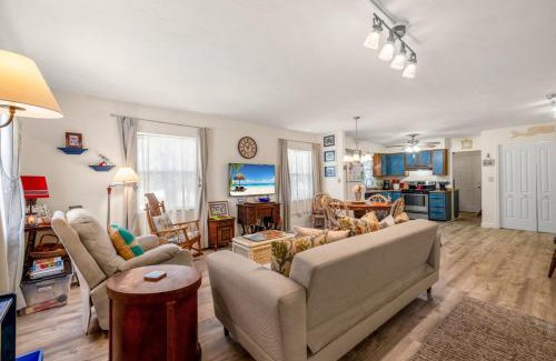 Cedar Key Casa | Miss Helens - Classic cottage