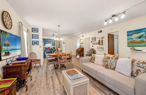 Cedar Key Casa | Miss Helens - Classic cottage