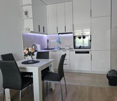 Mladenovac Apartamento | Miss LUX