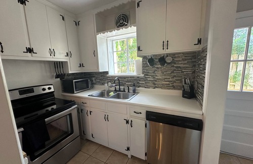 Ottawa Casa | Miss Merrimac- 4bdrm/2 full bth