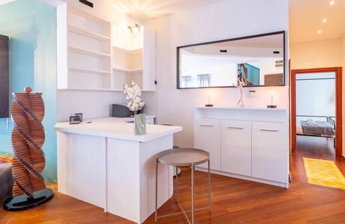 Asmali Mescit Apartamento | Missafir Flat with Terrace near Istiklal Street