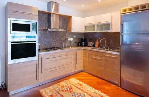 Asmali Mescit Apartamento | Missafir Flat with Terrace near Istiklal Street