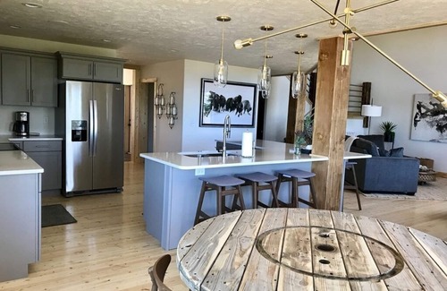 Lead Chalet De Esquí | MISSING LINK CHALET AT TERRY PEAK by RedAwning