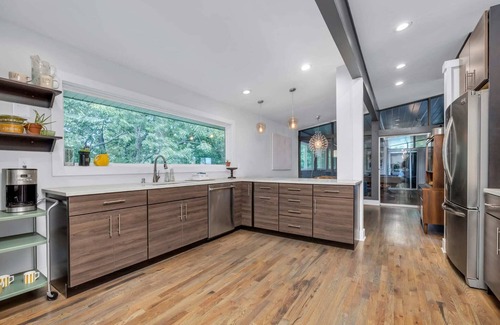 Rossville Casa | ♥ Mission Ridge Midcentury - Family Friendly - Valley Views - High Speed Wifi