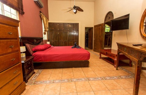 Big Creek Villa | Mission Villa in Bocas del Toro Jungle, Beach