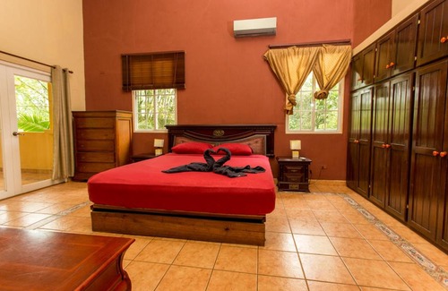 Big Creek Villa | Mission Villa in Bocas del Toro Jungle, Beach