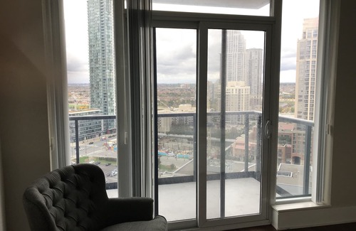Downtown Mississauga Condominio | Mississauga Square One 2 + 1 dormitorio esquina condominio