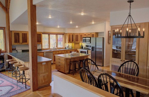 Missoula Casa | Missoula Bitterroot River Retreat - 3 bedrooms/3 baths sleeps 8