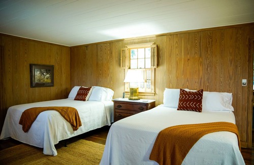 Fowlstown Casa | Mistletoe Retreat: Large estate on FL-GA line. 6-8 BRs sleeps 16.