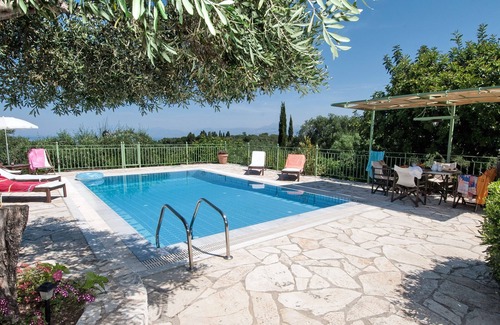 Agios Stefanos Villa | Villa con piscina privada y vistas al mar en el noreste de Corfú