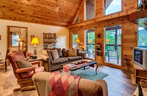 Wears Valley Cabina | Misty Meadows 2 Bedroom Cabin by RedAwning