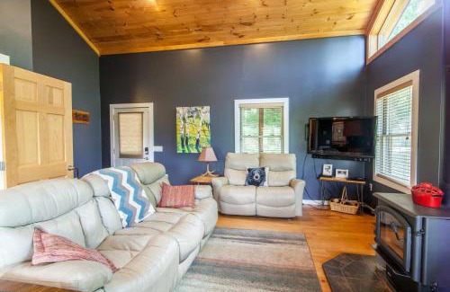 Lenoir Casa | Misty Mountain Cabin