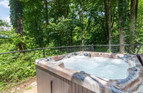 Lenoir Casa | Misty Mountain Cabin
