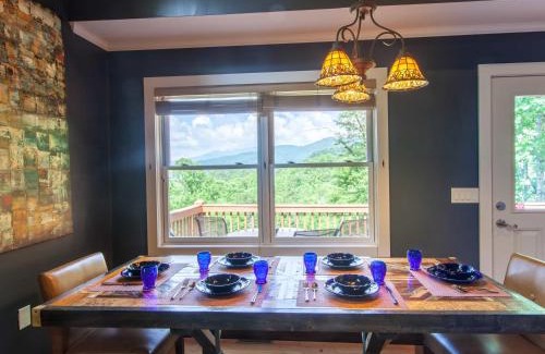 Lenoir Casa | Misty Mountain Cabin