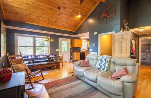 Lenoir Casa | Misty Mountain Cabin