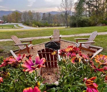 Franklin Casa | Misty Mountain Cabin