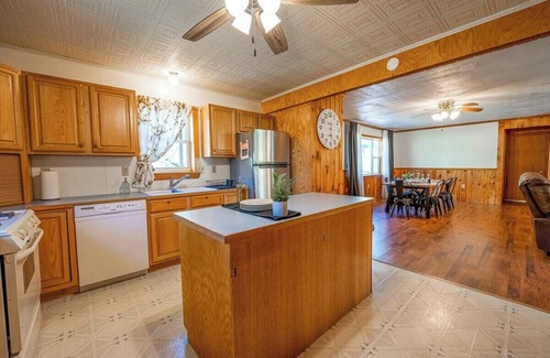 Wellsboro Cabaña | Misty Mountain Cottage | Fire Pit + Pavilion!