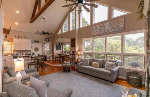 Blowing Rock Casa | Misty Mountain Hideaway