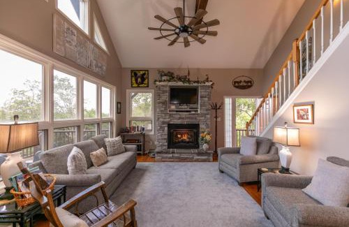 Blowing Rock Casa | Misty Mountain Hideaway
