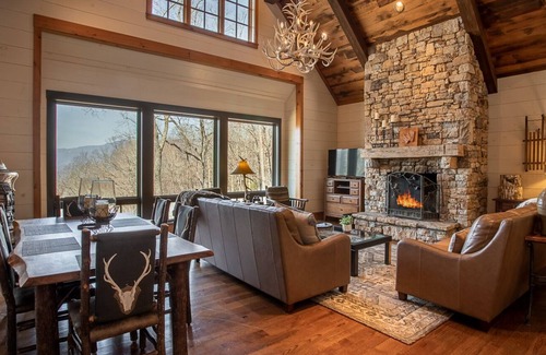 Sylva Casa | Misty Mountain Hideaway: A sanctuary in Balsam Mountain Preserve, with year round views and hot tub!