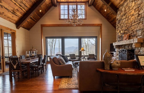 Sylva Casa | Misty Mountain Hideaway: A sanctuary in Balsam Mountain Preserve, with year round views and hot tub!