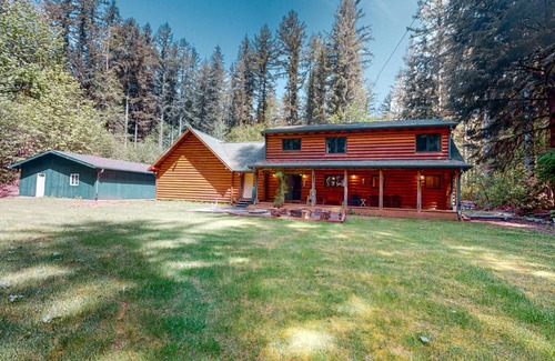Tillamook Casa | Misty Mountain Lodge